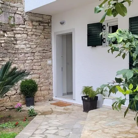 Di Laura Apartment Sarande
